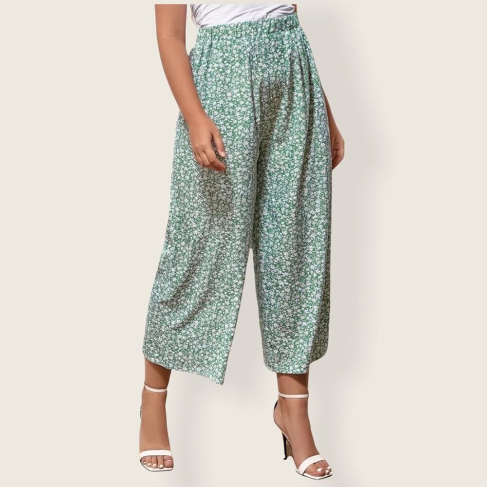 SHEIN NWT Size 1X (14) Pastel Green & White Ditsy Floral Print Wide Leg Pants